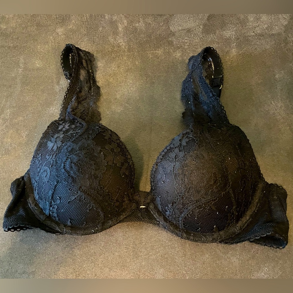 Victoria Secret Lace Push Up Bra Size 32b